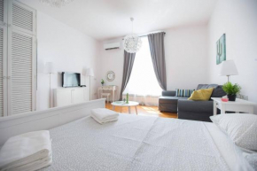 Oberiter Apartments - Center of Zagreb, Fast WiFi, AC, Kitchen, Parking